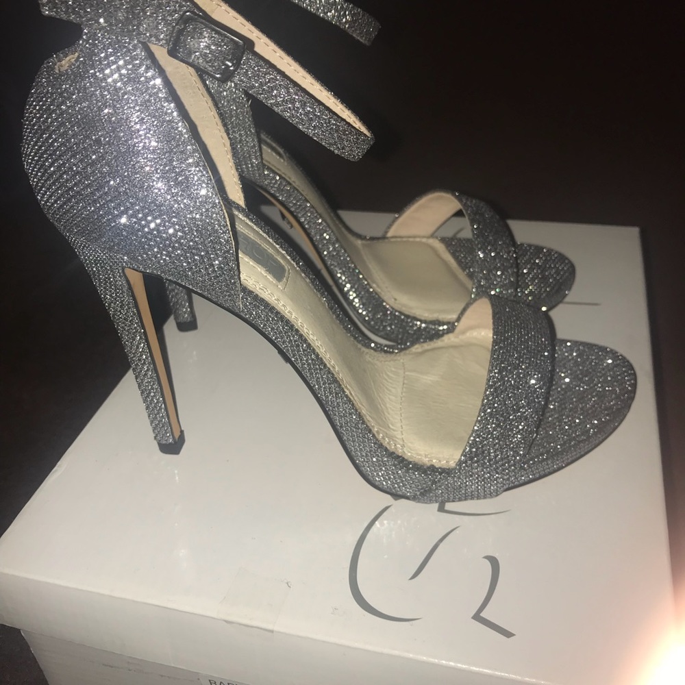 Heels - Picture 3 of 4